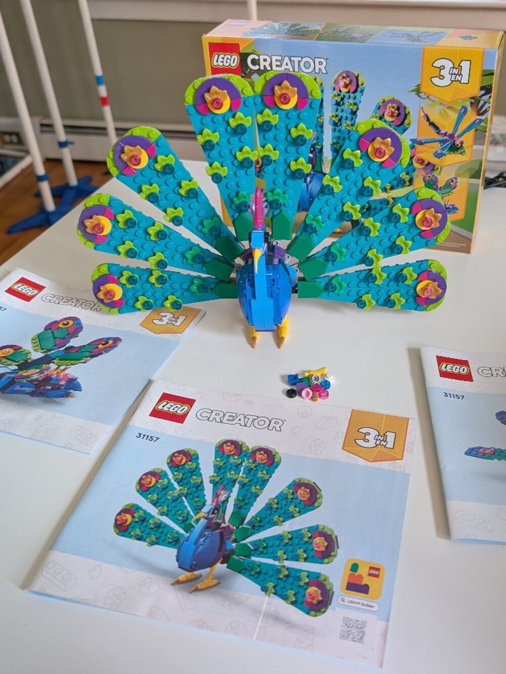 Lego creator 31157 3-in-1 set (peacock, dragonfly, butterfly)